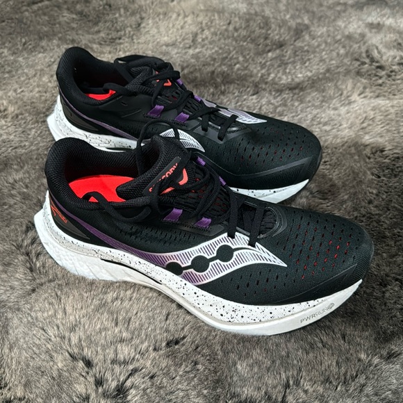 Women’s New Saucony sneakers - Picture 4 of 5
